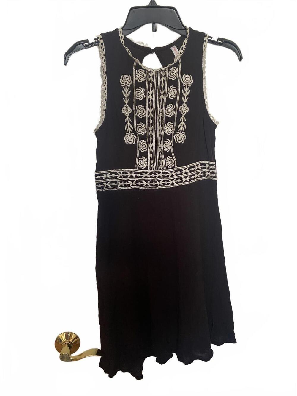 Xhilaration Black Sleeveless Midi Dress with White Embroidery Small